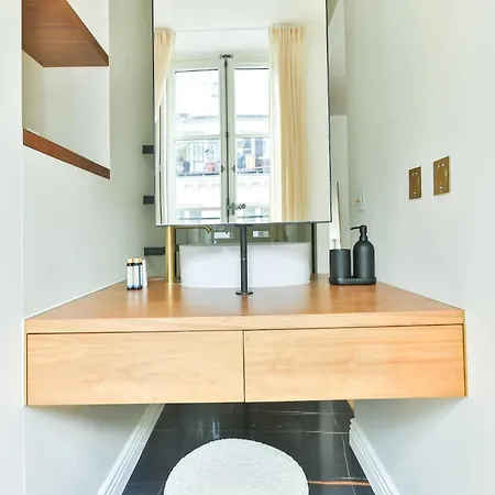 Beautiful Modern 3 Bdr 6p C Ur De Parigi